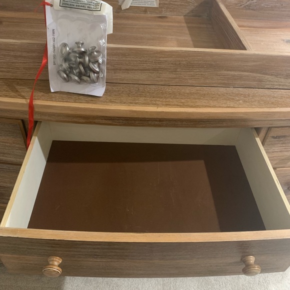 Crib 5-1 convertible and Dresser with changing table - Picture 7 of 9